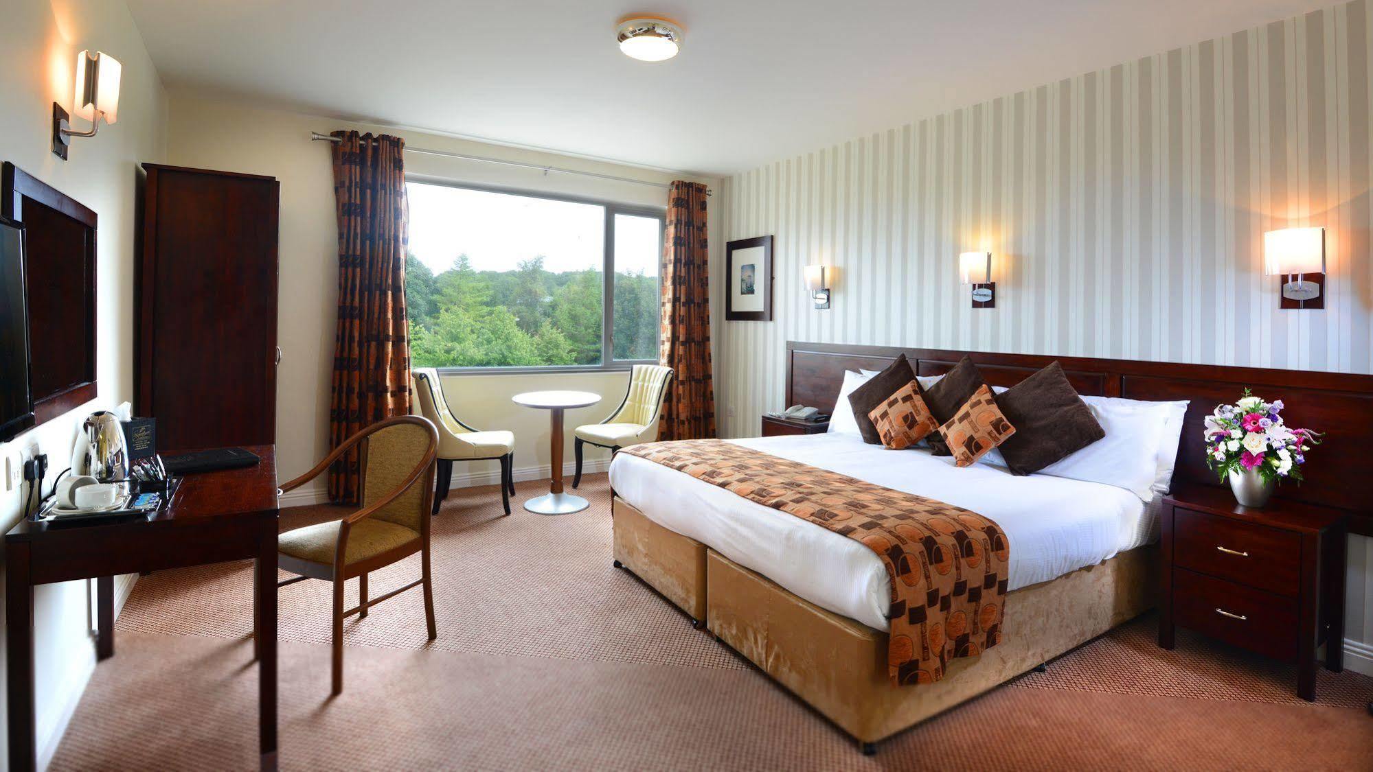 Kiltimagh Park Hotel מראה חיצוני תמונה